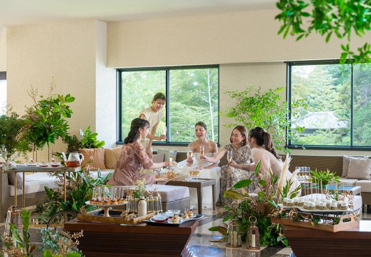 ヴェルジェくらしき(FIVESTAR WEDDING)。披露宴会場。ホワイエにてアットホームなパーティーも叶います
