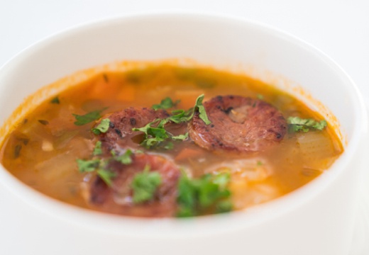 ホテルリマーニ。料理。レンズ豆や野菜などを使ったスープは、ギリシャでおなじみの一品