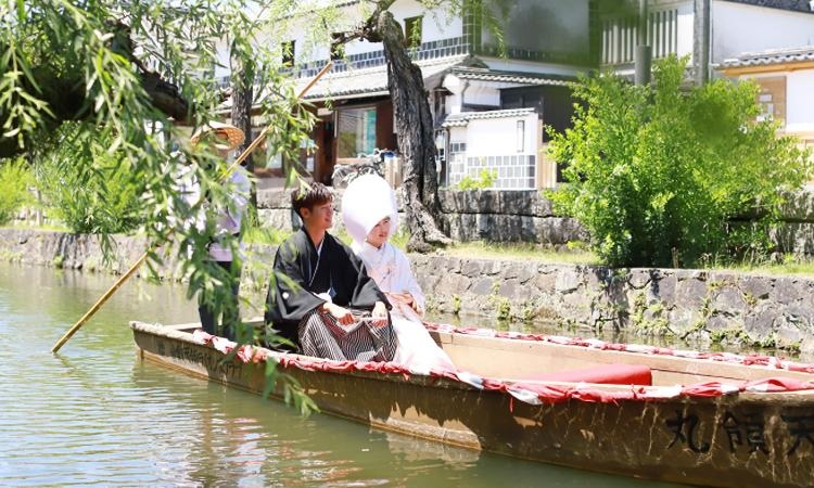 倉敷国際ホテル。演出・小物。『倉敷美観地区』を流れる倉敷川での川舟流し。春には、美しい桜も楽しめます