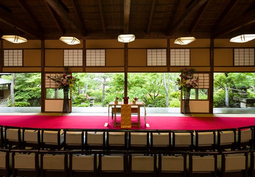 倉敷国際ホテル。挙式会場。美しい日本庭園を眺めながら挙式を行える『新渓園』
