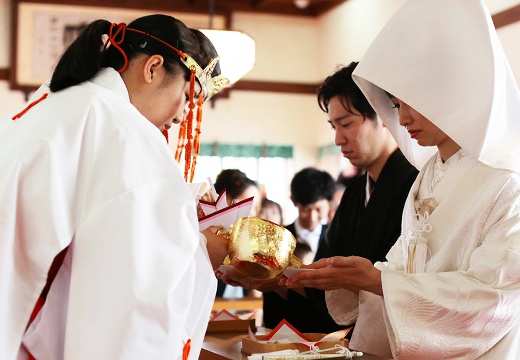 The 華紋（ザ カモン）。挙式会場。『阿智神社』での神前式には、最大30名まで参列可能です