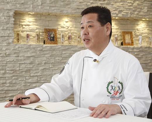 倉敷セレスト教会。スタッフ。「エスコフィエ」の称号のほか数々の賞を獲得する料理長