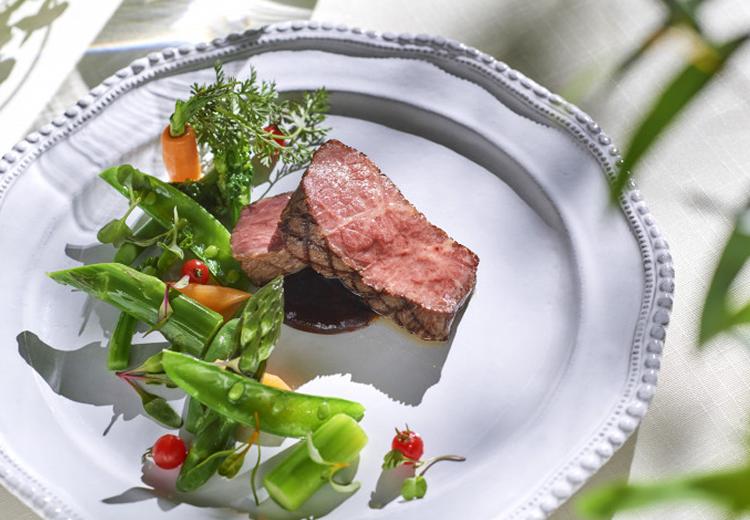 ルクリアモーレ広島。料理。焼き加減やソースにとことんこだわった厳選牛のステーキ