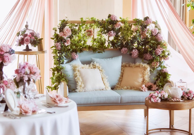 ルクリアモーレ広島。披露宴会場。ふたりの世界観を表現したコーディネートも自由自在です