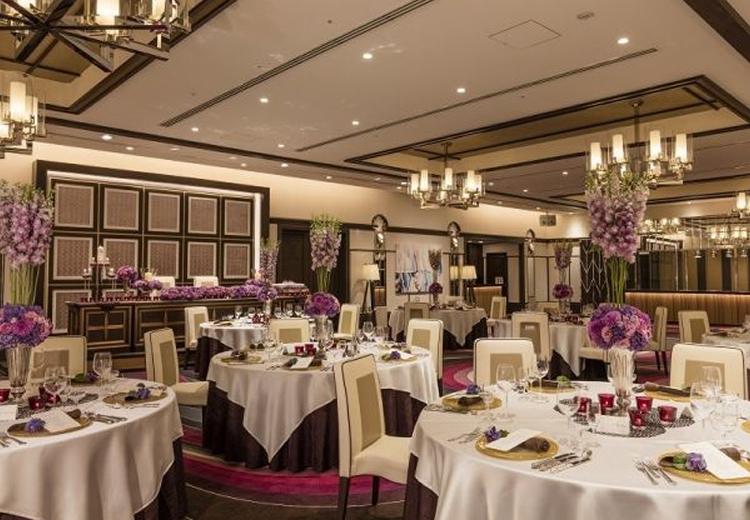 防府グランドホテル（FIVESTAR WEDDING）。最大100名まで収容できる、モダンな雰囲気の『ラドリクス』