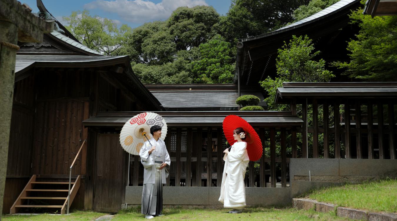 ブライダルサロン寿。結婚式の前撮りのロケーション撮影も好評。少人数のアットホームウェディングと合わせて最高の思い出が残せます