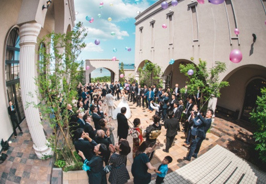 Queen’s Marry（クイーンズマリー）。挙式会場。挙式後は、屋外に移動してアフターセレモニーを行えます