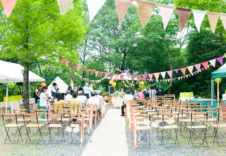 松江市宍道ふるさと森林公園。挙式会場。豊かな緑に囲まれたキャンプ場で、和やかな結婚式を行えます