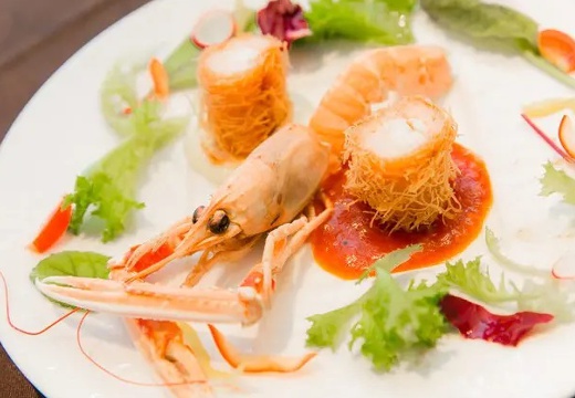 jasmin(ジャスミン)。料理。思わずカメラを向けたくなる美しい盛り付けにも注目です