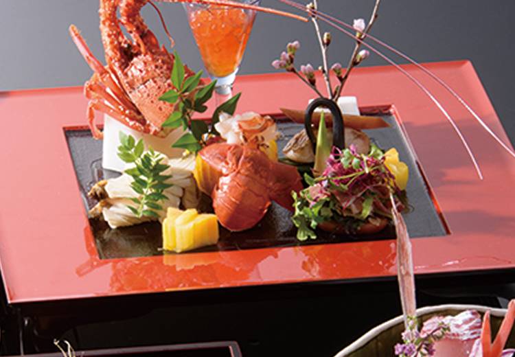 料亭ほり江。料理。器選びにもセンスの良さを感じられる、華やかな盛り付け