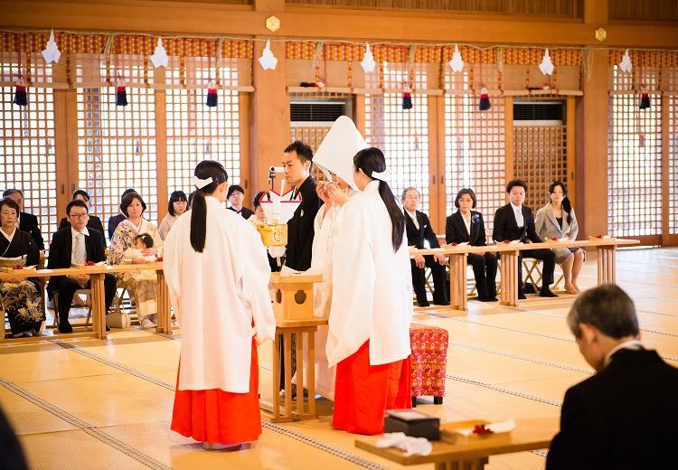 料亭ほり江。挙式会場。神職や巫女がサポートしてくれるので、ふたりも安心