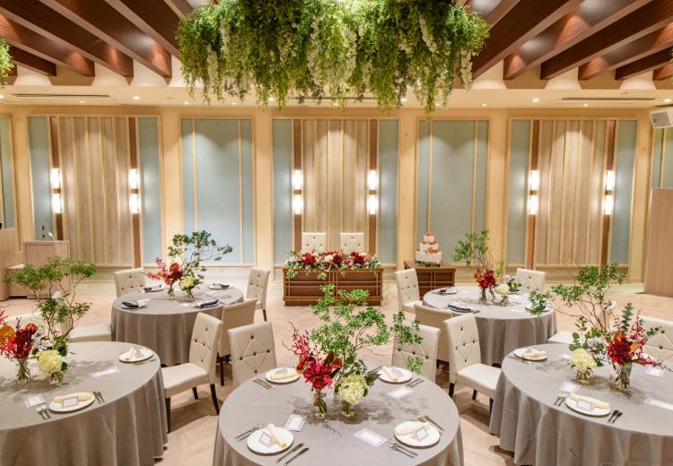 エンフィレール出雲。披露宴会場。少人数から100名規模のパーティーまで幅広いスタイルに対応