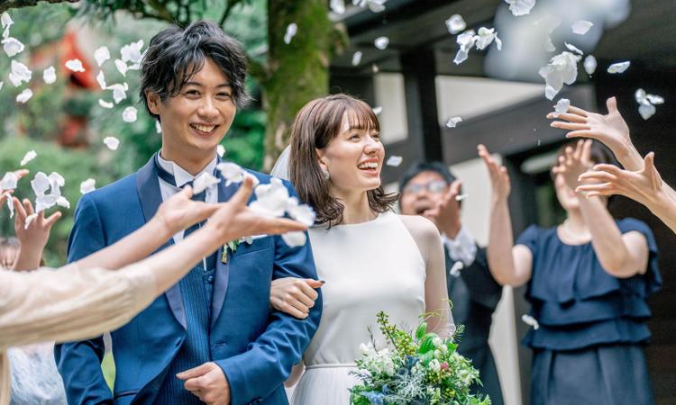 THE GARDEN PLACE 三翠園(ザ・ガーデンプレイス さんすいえん)。演出・小物。退場時のフラワーシャワーやガーデンでのケーキカットなど定番の演出も用意