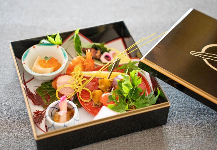 THE GARDEN PLACE 三翠園(ザ・ガーデンプレイス さんすいえん)。料理。コースでは、高知ならではの新鮮な魚介類が提供されます