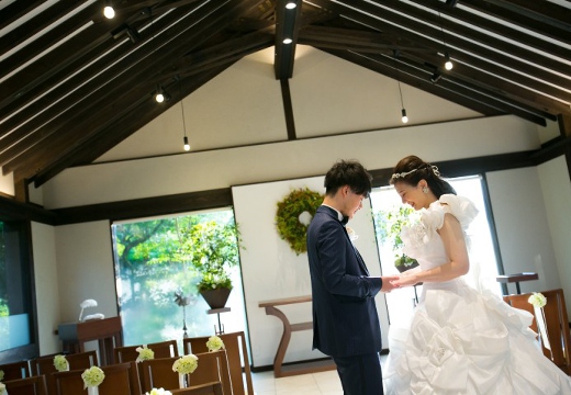 THE GARDEN PLACE 三翠園(ザ・ガーデンプレイス さんすいえん)。挙式会場。お世話になったゲストに見守られながら行う指輪の交換