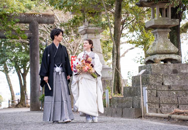 THE GARDEN PLACE 三翠園(ザ・ガーデンプレイス さんすいえん)。挙式会場。たくさんの緑と、神社ならではの凛とした空気に包まれています