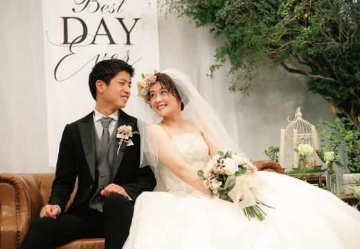 サウスブリーズホテル。披露宴会場。肩ひじを張らないカジュアルで落ち着いた空間です