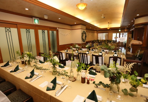 サウスブリーズホテル。披露宴会場。レストラン『ラ・ブラッスリー』には、40名まで収容可能