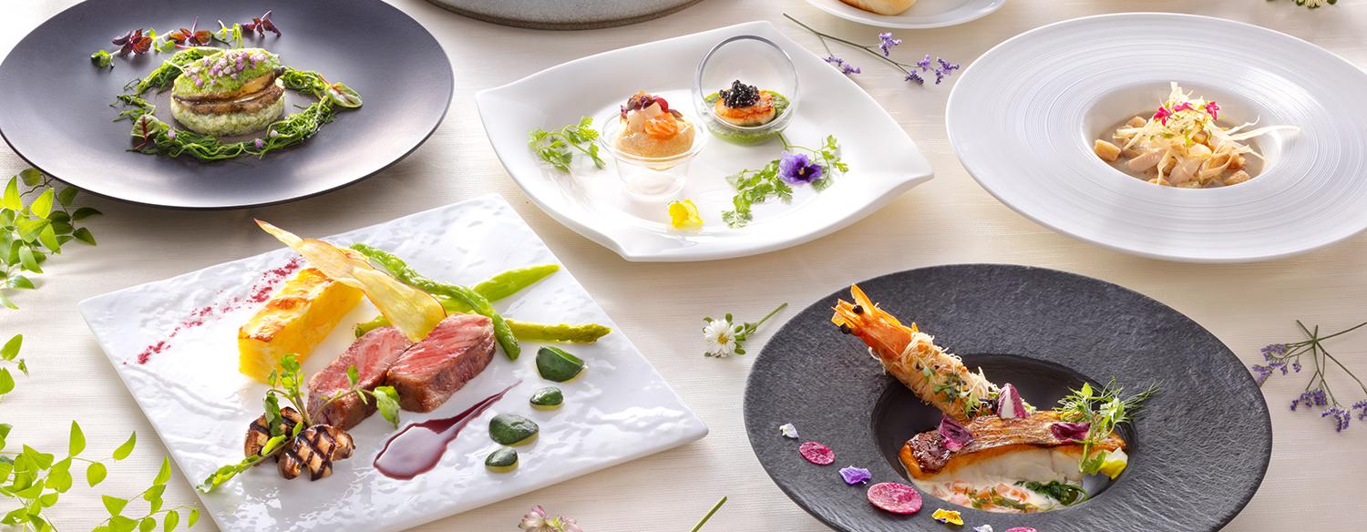 ブライダルフォート。料理。シェフ渾身の婚礼料理でゲストの記憶に残るおもてなしを。旬の食材を活かし二人の好みやイメージに合った料理に仕上げてくれます