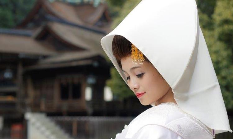 湯元こんぴら温泉華の湯 紅梅亭。演出・小物。凜とした空気が漂う『金刀比羅宮』での写真は、生涯の思い出となるでしょう