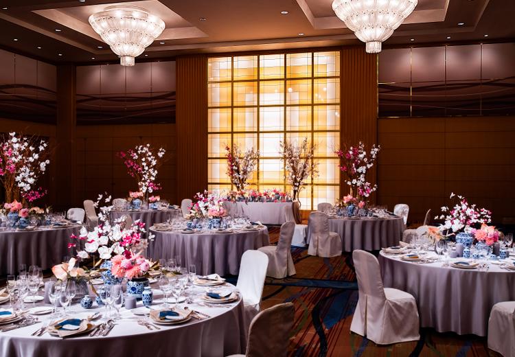HOTEL CLEMENT TAKAMATSU。披露宴会場。モダンな雰囲気を醸し出すバンケット『玉藻』
