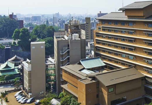 大和屋本店。アクセス・ロケーション。国の重要文化財・道後温泉本館のすぐ裏手に立つ旅館です