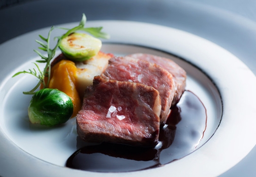 TOBE AUBERGE RESORT(トベ オーベルジュリゾート)。料理。地元・愛媛県産の厳選素材を使用した、味わい深い料理が揃います