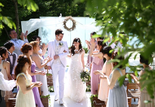 TOBE AUBERGE RESORT(トベ オーベルジュリゾート)。挙式会場。80名まで収容できるガーデンは、教会式と人前式に対応