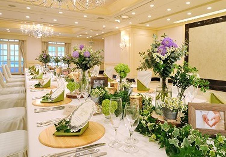 小さな結婚式 松山店。披露宴会場。松山市の中心部にある『ANAクラウンプラザホテル松山』