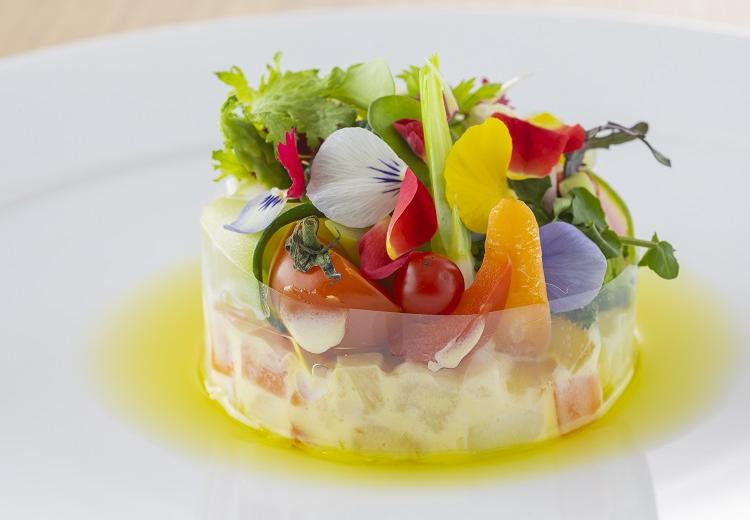 HOTEL LEPO CHAHAL ～RESTAURANT AINO～（ホテル レポ チャハル ～レストラン アイノ～）。経験豊富なシェフと相談して決められる婚礼メニュー