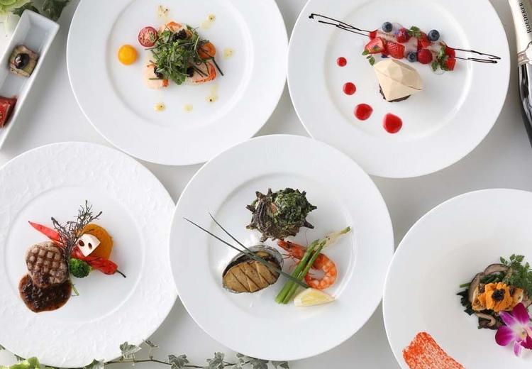 プレミアホテル門司港(旧 門司港ホテル)。フランス料理やイタリア料理、折衷料理から選択できる婚礼料理