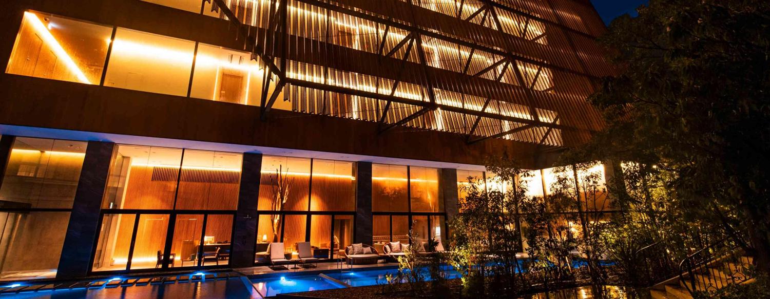 GARDEN TERRACE FUKUOKA HOTELS&RESORTS（ガーデンテラス福岡 ホテルズ＆リゾーツ）。アクセス・ロケーション。2020年8月には、敷地内に世界的建築家によるデザイナーズホテルが誕生。調度品には糸島の工芸品が使用されています