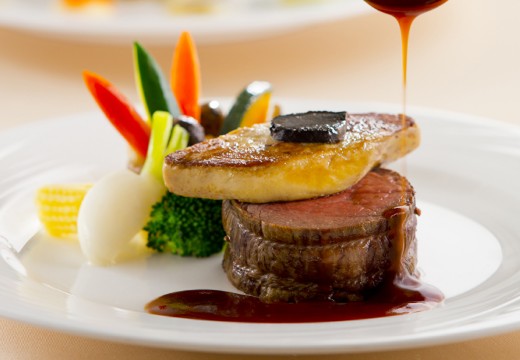 HOTEL NEW OTANI HAKATA(ホテルニューオータニ博多)。料理。サービスのタイミングも絶妙で、温かい料理も温かいままサーブ