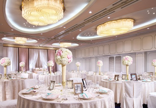 HOTEL NEW OTANI HAKATA(ホテルニューオータニ博多)。披露宴会場。格調高い雰囲気の『芙蓉の間』は300名まで対応可能