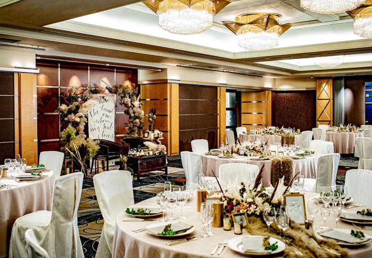 HOTEL NEW OTANI HAKATA(ホテルニューオータニ博多)。披露宴会場。ニューヨークを思わせる都会的な雰囲気が漂う『アイリス』