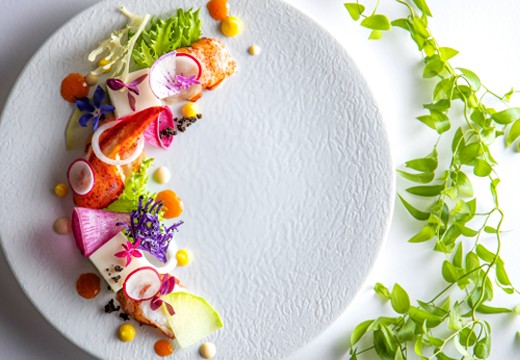 SHOHAKUEN HOTEL(松柏園ホテル)。料理。パーティーに華を添える繊細で美しい盛り付けの料理