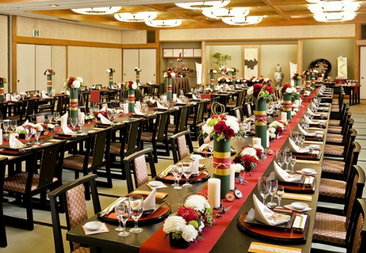 SHOHAKUEN HOTEL(松柏園ホテル)。披露宴会場。入口には日本庭園もある『松柏』。和装のパーティーにおすすめ
