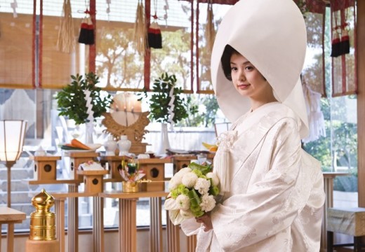 SHOHAKUEN HOTEL(松柏園ホテル)。挙式会場。神殿は前面がガラス張り。自然光がたっぷりと差し込みます