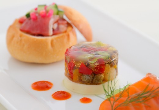 鞘ヶ谷ガーデン アグラス。料理。旬の食材を使った季節を感じさせるメニューが揃います