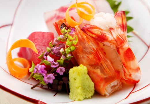博多百年蔵(国登録有形文化財)。料理。慶事には欠かせない車海老と旬の魚のお造里は華やか
