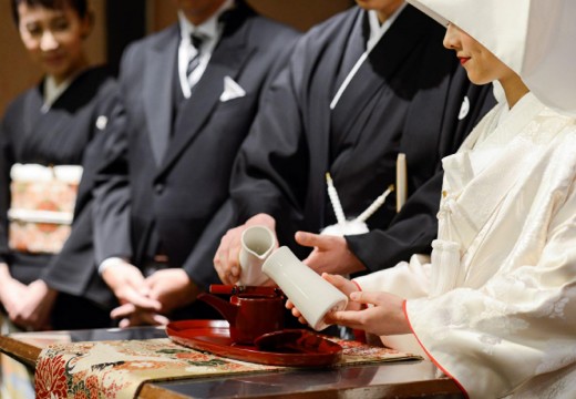 博多百年蔵(国登録有形文化財)。挙式会場。家族の結びつきを大切に考えた「結び酒の儀」は両家の家族も参加