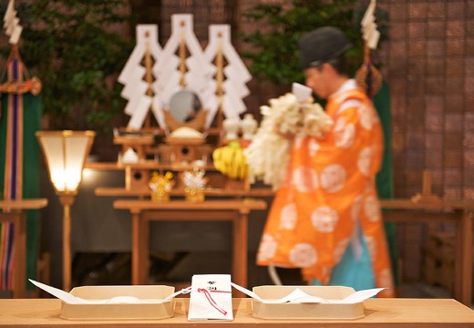 ホテルマリターレ創世 久留米。挙式会場。本格的な伝統の儀式を通して、二人は晴れて夫婦になります
