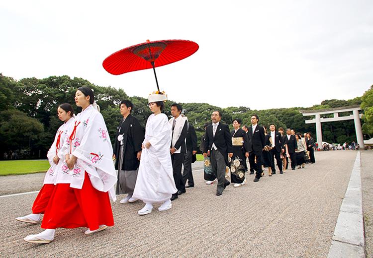 桜坂観山荘。『福岡縣護国神社』では、雅やかな参進を取り入れた神前式を実現