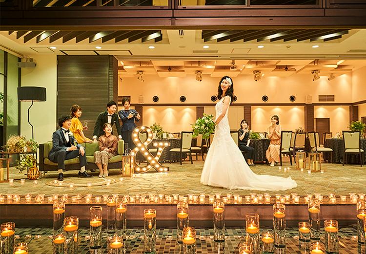 ALCAZAR AVVIO(アルカーサル アヴィオ)。披露宴会場。ラウンジやトイレなど全館を二人の思うままに飾ることができます