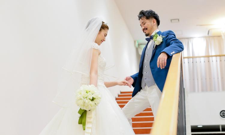 グランプリエール ララリアン。演出・小物。会場内の階段のほか、ガーデンからの入場も可能。多彩な演出を楽しめます