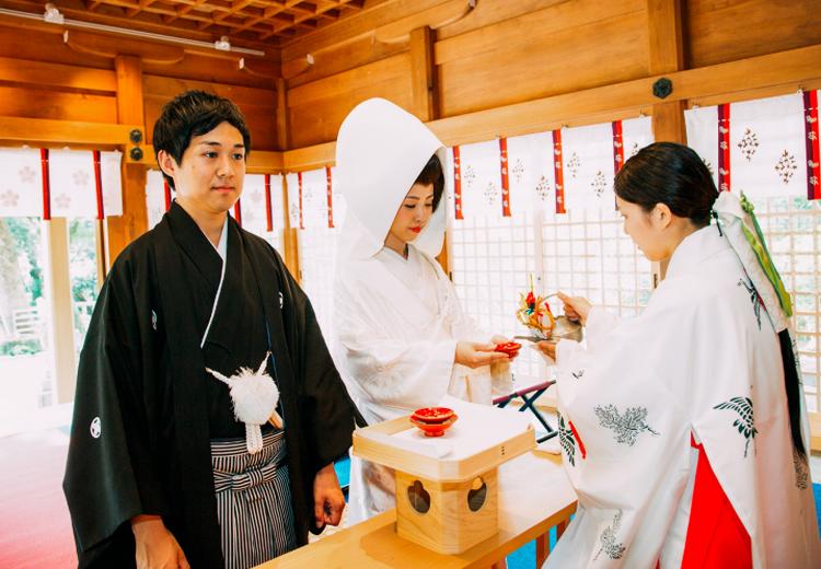 宝満宮 竈門神社。凛とした空気に包まれて、厳かに挙式が執り行われます