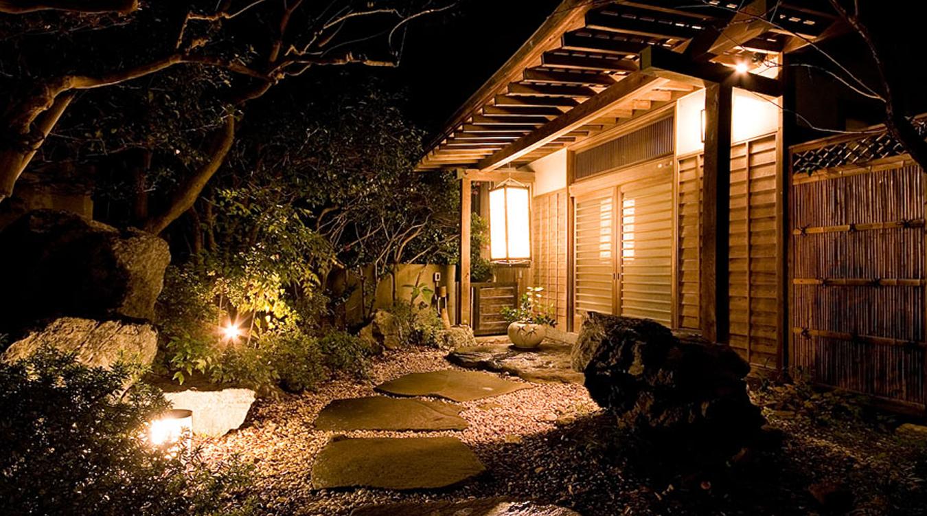 桜坂ONO(桜坂オノ)。桜坂に隠れ家のように佇む日本家屋。懐かしさと木の温もりに満ちた空間でアットホームなひとときを過ごせます