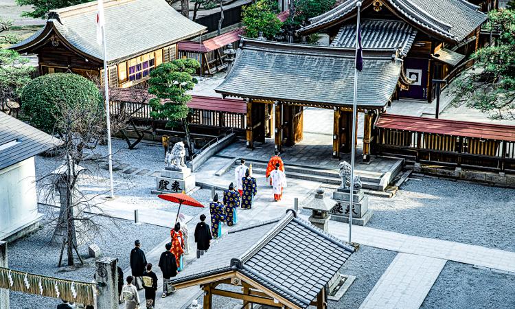 THE KEGO CLUB by HAPPO-EN(ザ 警固 クラブ バイ ⼋芳園)。アクセス・ロケーション。天神の街中にひっそりと佇む『警固神社』。最寄り駅からは徒歩1分です