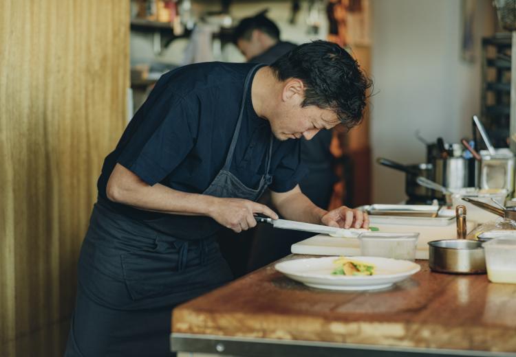 Restaurant Sola（レストラン ソラ）。料理。国内外で多彩な経験を積んだオーナーシェフの吉武氏