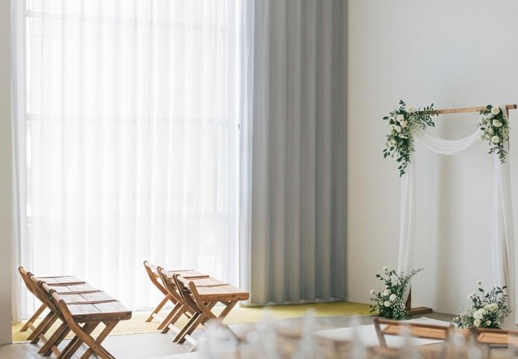Restaurant Sola（レストラン ソラ）。挙式会場。リラックスした雰囲気のなか、アットホームな挙式が実現